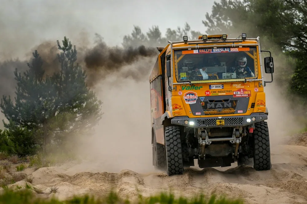 Eagle Racing Team RBIMedia 1
